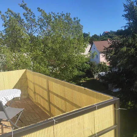 Kazinczy Apartment *